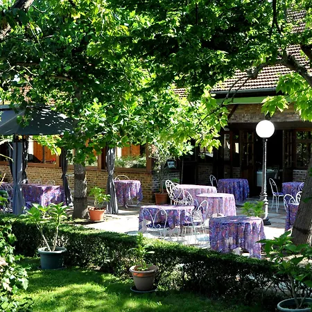 Logis Le Dahu Hotel Parigny (Loire)