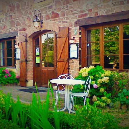 Logis Le Dahu Hotel