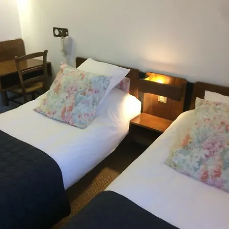 Hotel Logis Le Dahu Parigny (Loire)