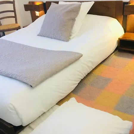 Logis Le Dahu Hotel 2*