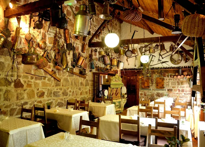 Logis Le Dahu 2* Parigny