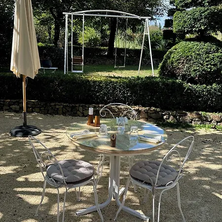 Logis Le Dahu Hotel 2*