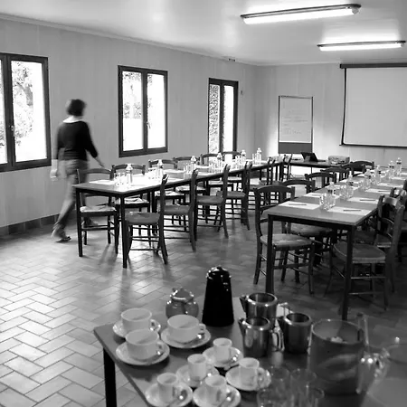 Hotel Logis Le Dahu 2*